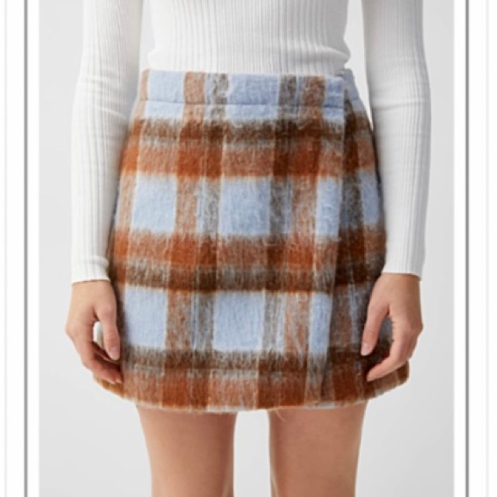 NWOT Icône from Simons Fuzzy Tartan Skort in blue, rust and brown.